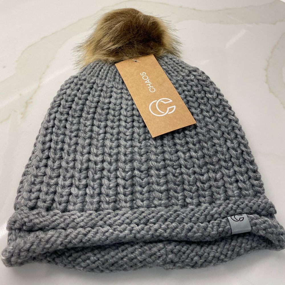 CHAOS BEANIE GRAY FAUX FUR POM NEW
